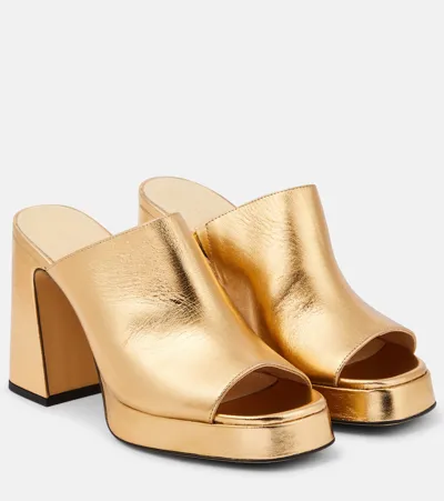 Souliers Martinez Plateau-pantoletten Alba 90 Aus Leder In Gold