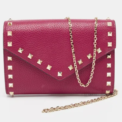 Pre-owned Valentino Garavani Pink Leather Rockstud Envelope Wallet On Chain