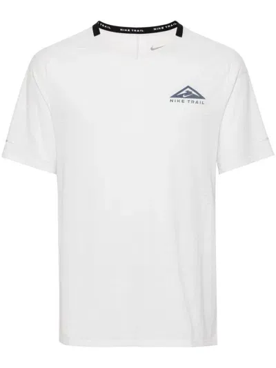 Nike Dri-fit Trail Solar Chase Performance T-shirt In White